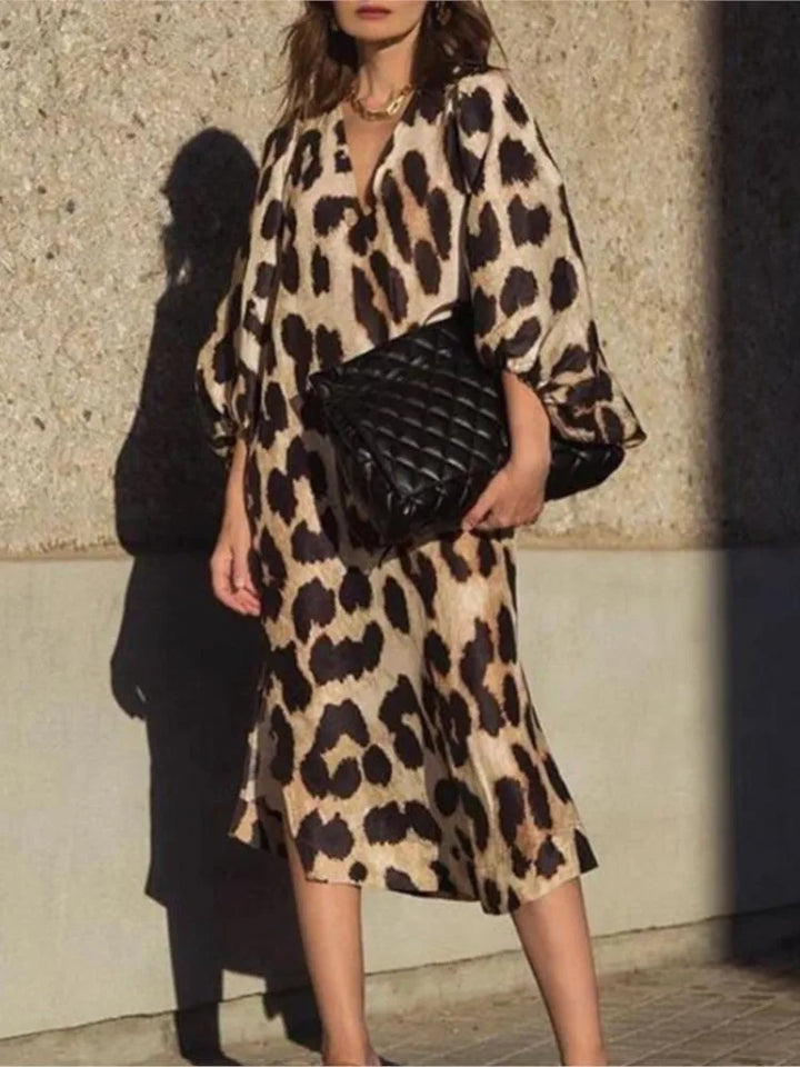 Femi | Lösa klänningar i leopard