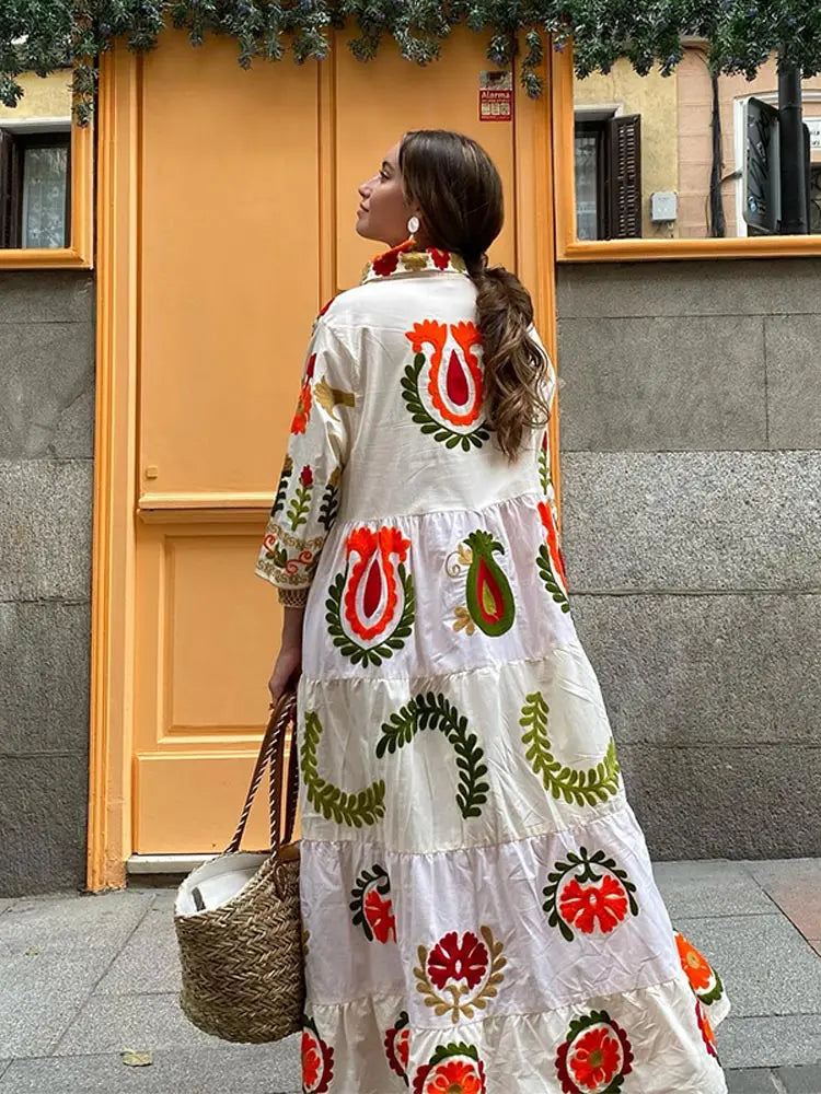 AMALIA | Klänning med sommartrend